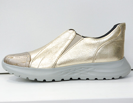 外反母趾予防カジュアルシューズ