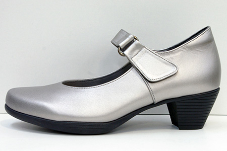 外反母趾予防パンプス