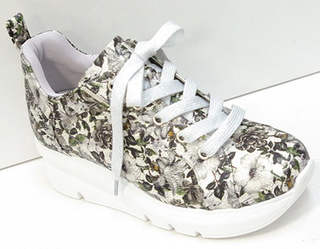 外反母趾予防ウォーキングシューズ