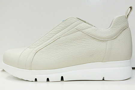 外反母趾予防ウォーキングシューズ