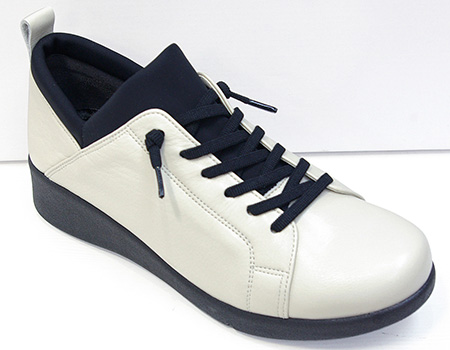 外反母趾予防ウォーキングシューズ