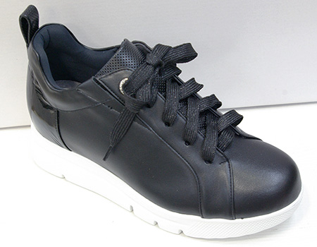 外反母趾予防ウォーキングシューズ