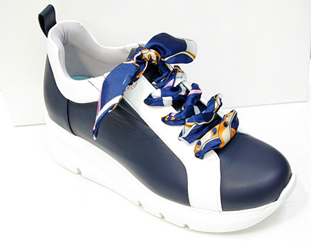 外反母趾予防ウォーキングシューズ