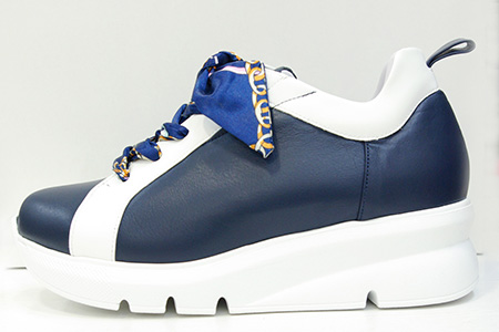 外反母趾予防ウォーキングシューズ