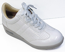 外反母趾予防ウォーキングシューズ